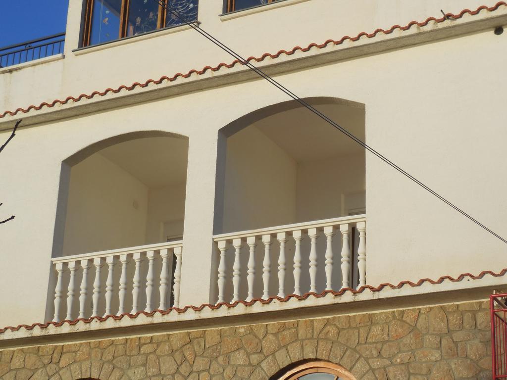 Apartments Veni Up สตารีกราด-ปาเคลนีซา ภายนอก รูปภาพ